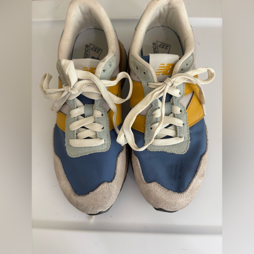 New Balance Woman’s size 7